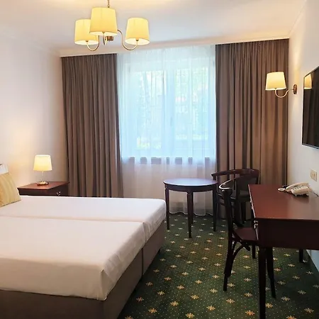 假日公园 克鲁布索诺维旅馆 华沙