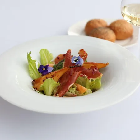 克鲁布索诺维旅馆 假日公园 3*