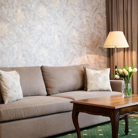 克鲁布索诺维旅馆 假日公园 华沙