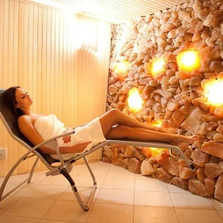 Klub Sosnowy 3* ワルシャワ