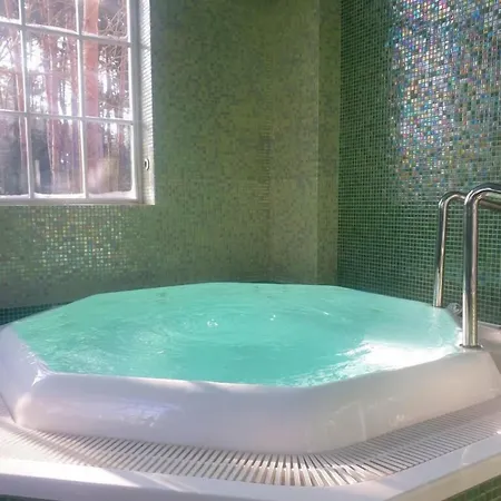 ホリデーパーク Klub Sosnowy ワルシャワ